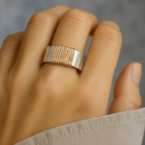 Bague vintage en argent avec fils dorés