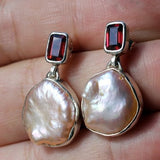 Boucles d'oreilles vintage en verre rouge et perles baroques