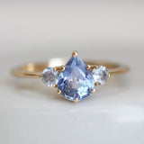 Bague vintage en or avec cristal bleu en pendentif