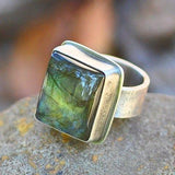 Bague vintage avec pierre verte naturelle cubique