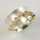 Bague vintage en argent incrustée de zircone