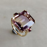 Bague vintage en verre cubique violet