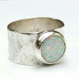 Bague vintage en argent et opale blanche