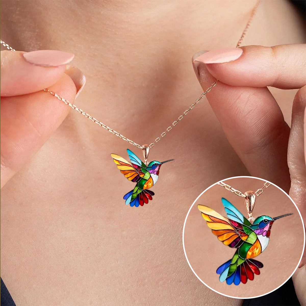 Collier coloré avec colibri