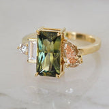 Bague vintage en verre vert et or
