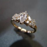 Bague vintage élégante avec couronne en cristal