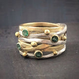 Bague vintage à plusieurs rangées de cristaux verts, or et argent