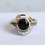 Bague vintage en verre noir et zircone dorée