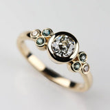 Bague vintage avec zircone étincelante
