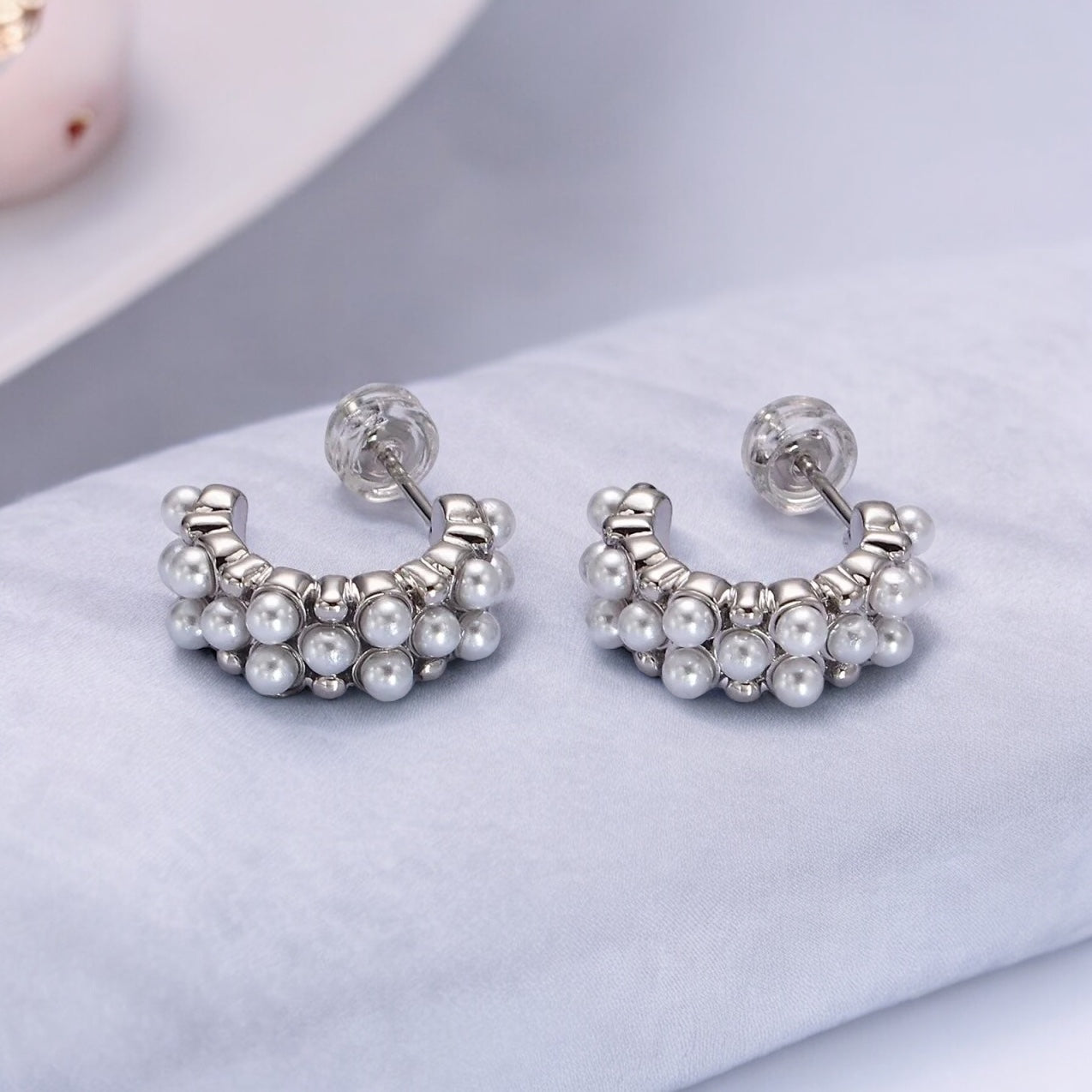 Boucles d'oreilles créoles Sabrina avec perles