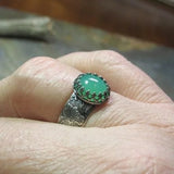 Bague émeraude fleur sculptée