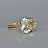 Bague vintage en or avec verre cubique vert