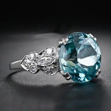 Bague vintage en zircone bleue taille ronde