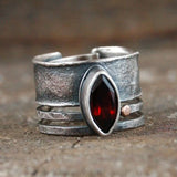 Bague vintage ovale en argent avec cristal rouge
