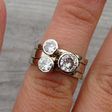 Bague vintage à trois rangées de zircone