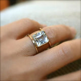 Bague vintage en or fin avec verre cubique
