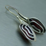 Boucles d'oreilles vintage en argent avec pierre rouge foncé