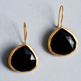 Boucles d'oreilles vintage en or et pierre noire