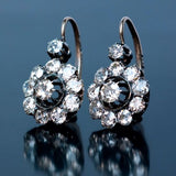 Boucles d'oreilles rondes vintage incrustées de cristaux