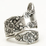 Bague vintage en argent avec spirale et fleur