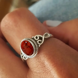 Bague vintage incrustée de pierres