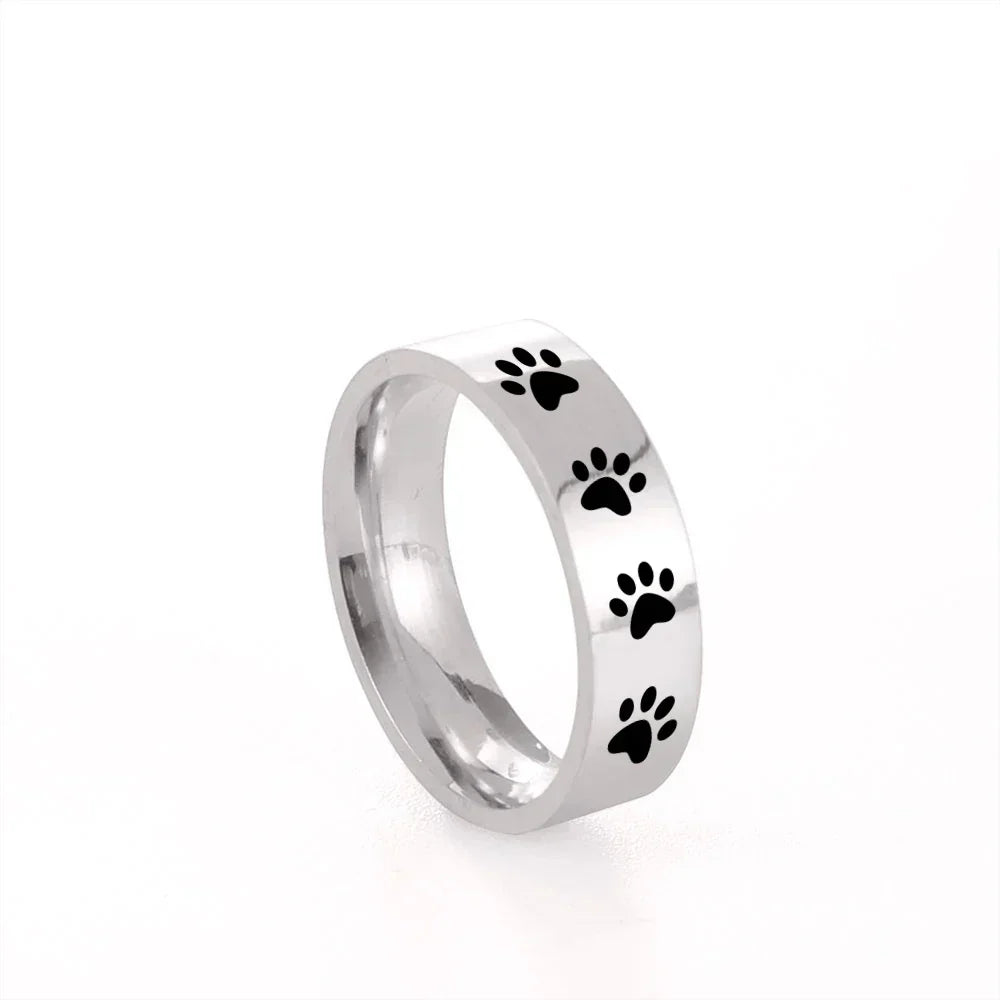 Bague artisanale avec empreinte de patte en acier inoxydable