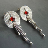 Boucles d'oreilles pendantes creuses en pierre rouge