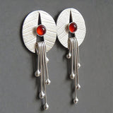 Boucles d'oreilles pendantes creuses en pierre rouge