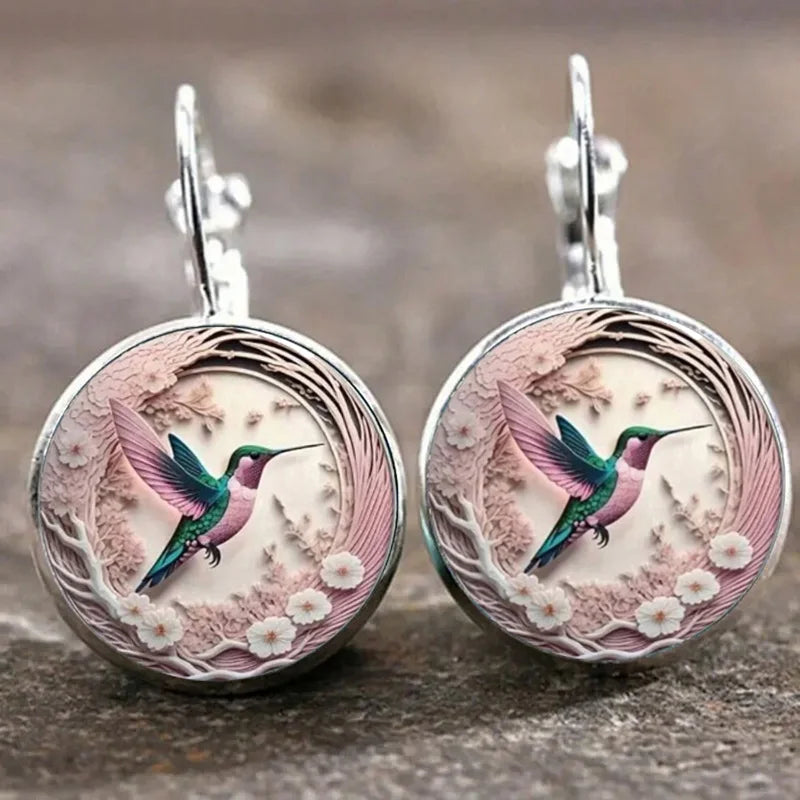 Collier pendentif colibri sous cloche en verre