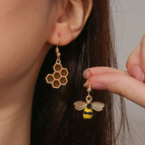 Boucles d'oreilles Honeycomb & Bee Drop – Bijoux dorés pour femmes