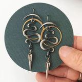 Boucles d'oreilles géométriques irrégulières en spirale Serpentine