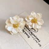 Fleur Éclat™ | Boucles d'oreilles chic en acrylique