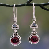 Boucles d'oreilles vintage pendantes en argent et grenat Crystla