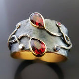 Bague vintage en argent avec zircone rouge en forme de goutte