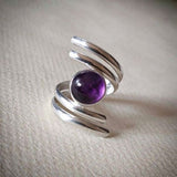 Bague vintage en argent avec cristal violet en spirale