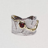 Bague vintage en argent forgé avec cristal rouge