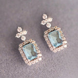 Boucles d'oreilles vintage bleu clair brillant