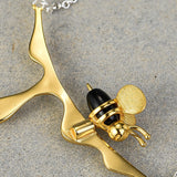 Collier « Miel coulant et abeille »