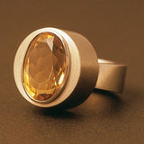 Bague vintage en verre incrusté orange et or