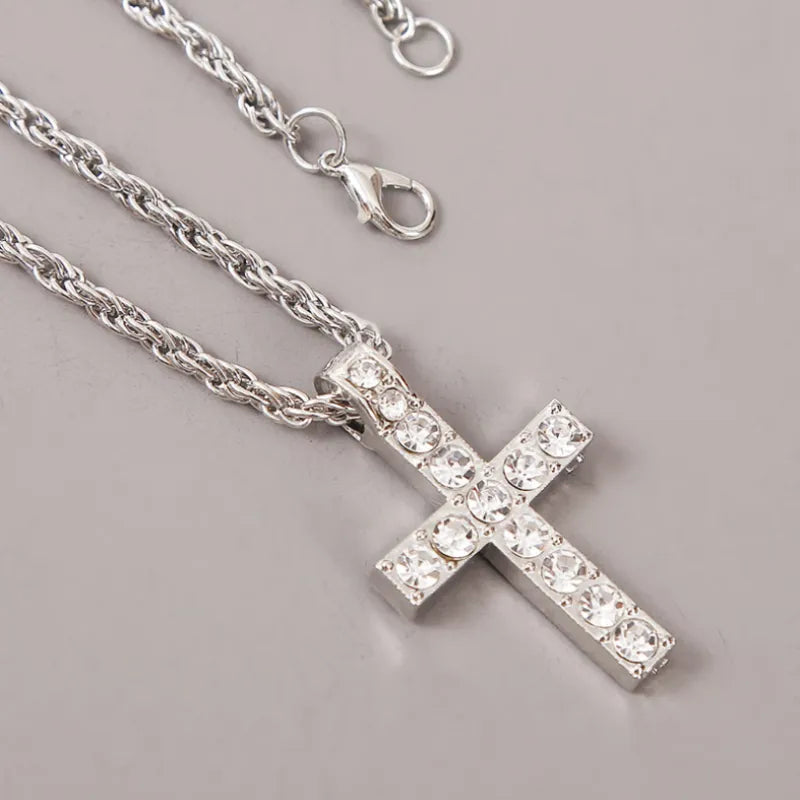 Collier pendentif croix rétro en or et argent