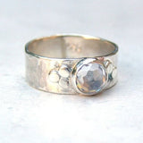 Bague vintage en argent avec pierre incrustée