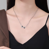 Collier Infinity Paw Print avec zircone