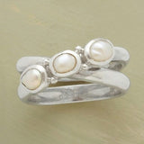 Bague vintage à trois rangées de perles