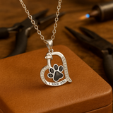 Collier avec empreinte de patte de chien en forme de cœur et zircone