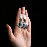 Boucles d'oreilles géométriques vintage avec pierre bleue