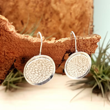 Boucles d'oreilles vintage à écailles blanches