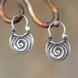 Petites boucles d'oreilles vintage en spirale