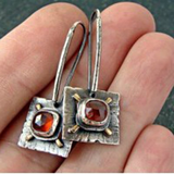 Boucles d'oreilles vintage carrées en cristal rouge