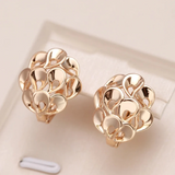 Boucles d'oreilles élégantes en forme de pétales dorés