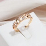 Bague dorée élégante à chaîne